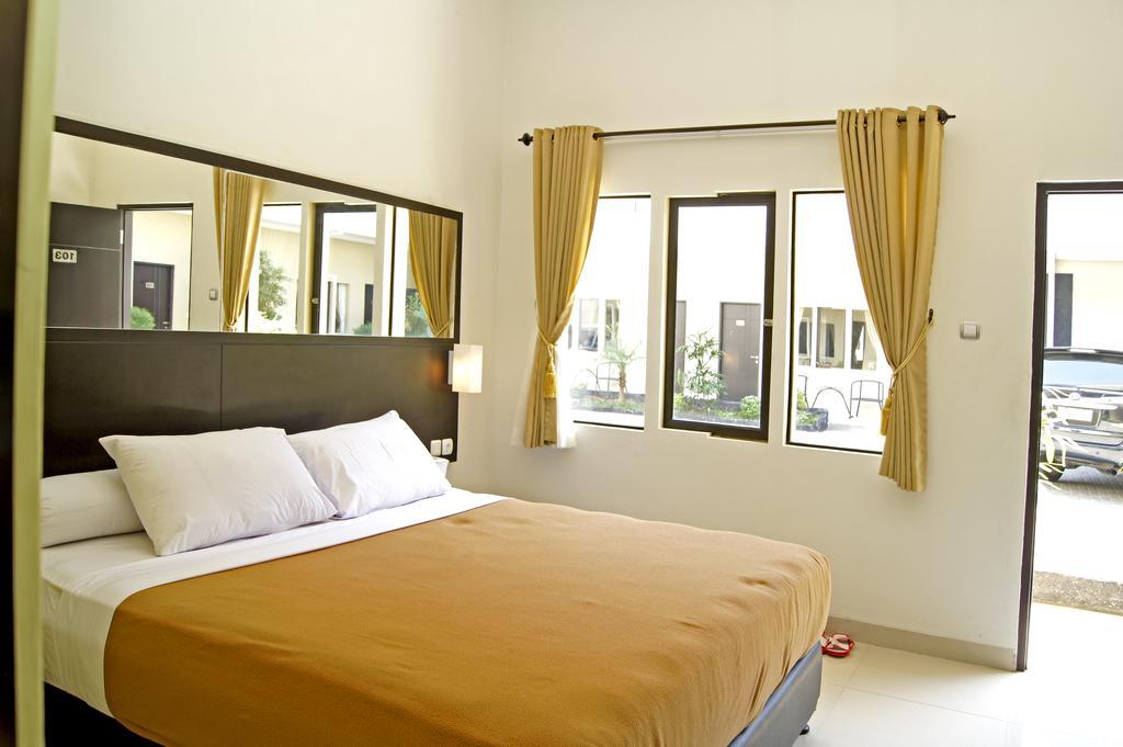 The Winner Premier Hotel Pemalang Kamer foto