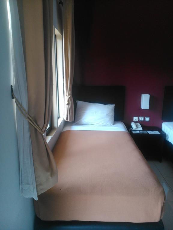 The Winner Premier Hotel Pemalang Kamer foto