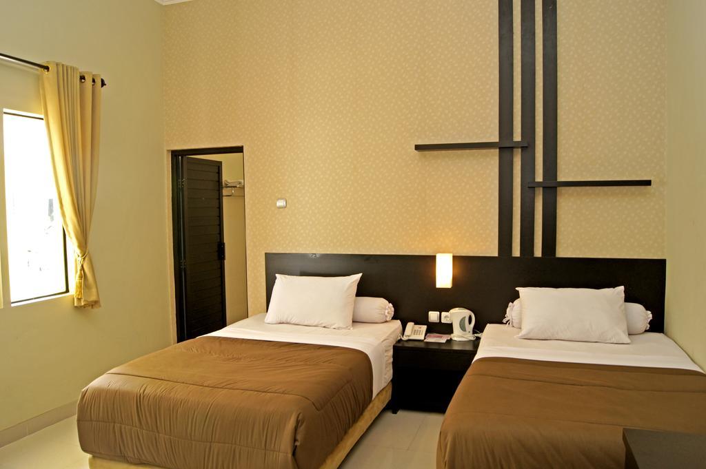 The Winner Premier Hotel Pemalang Buitenkant foto