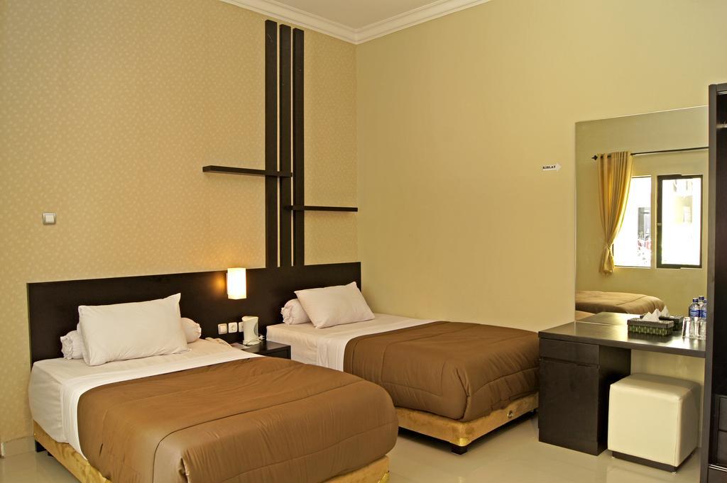 The Winner Premier Hotel Pemalang Buitenkant foto