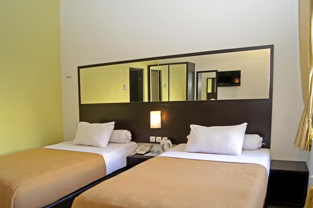 The Winner Premier Hotel Pemalang Kamer foto