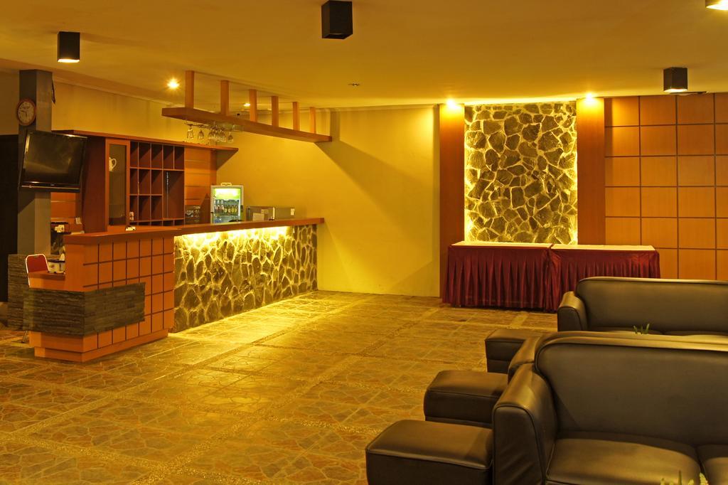 The Winner Premier Hotel Pemalang Buitenkant foto